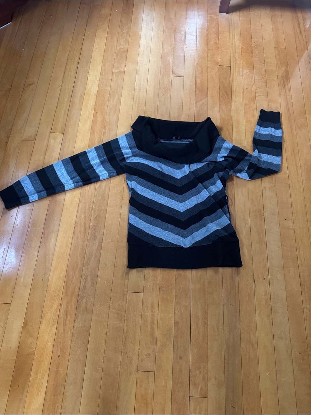 AB Studio Striped Off-Shoulder Women’s Sweater - Black & Gray women’s L